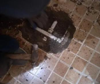 商州卫生间漏水维修公司为您分享下卫生间渗水如何处理及注意事项